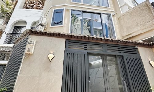 BÁN NHÀ BÌNH THẠNH HXH 30M2 5 TẦNG 3PN LÔ GÓC ĐẸP LUNG LINH HOÀNG HOA THÁM GẤP BÁN 4.5 TỶ.