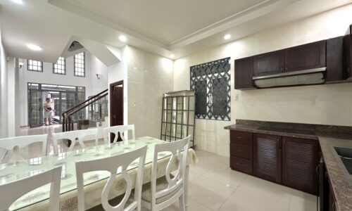 BÁN NHÀ PHÚ NHUẬN HẺM XE TẢI 60M2 5 TẦNG NGANG 4M SÁT MT THÍCH QUẢNG ĐỨC 13.8 TỶ.