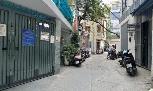 BÁN NHÀ PHÚ NHUẬN HXH 39M2 5 TẦNG NỞ HẬU 3,9M 6 PN CHDV DÂN TRÍ HUỲNH VĂN BÁNH GẤP BÁN  5.4 TỶ.