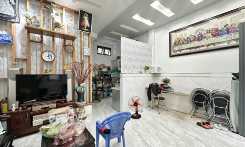 BÁN NHÀ PHÚ NHUẬN HXH 45M2 4 TẦNG NGANG 5M 3 PN SÁT MT NHIÊU TỨ 6.85 TỶ.