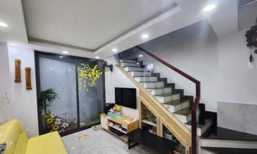 BÁN NHÀ PHÚ NHUẬN HXH 35M2 5 TẦNG NGANG 4M 3 PN ĐẸP LL  SÁT MT TRẦN CAO VÂN 4.99 TỶ.