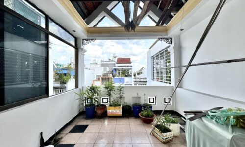 BÁN NHÀ PHÚ NHUẬN OTO VÀO NHÀ 90M2 4 TẦNG NGANG 4,2M SÁT MT KD ĐỈNH THÍCH QUẢNG ĐỨC 17.9 TỶ.