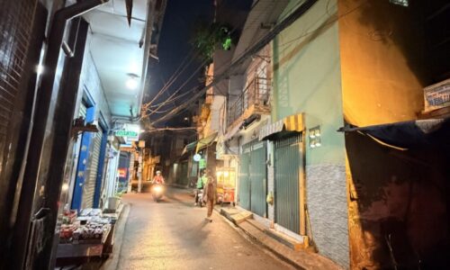 BÁN NHÀ MẶT TIỀN 50M2 4 TẦNG NGANG 6M KD ĐỈNH 4 PN PHÙNG VĂN CUNG 7.8 TỶ.